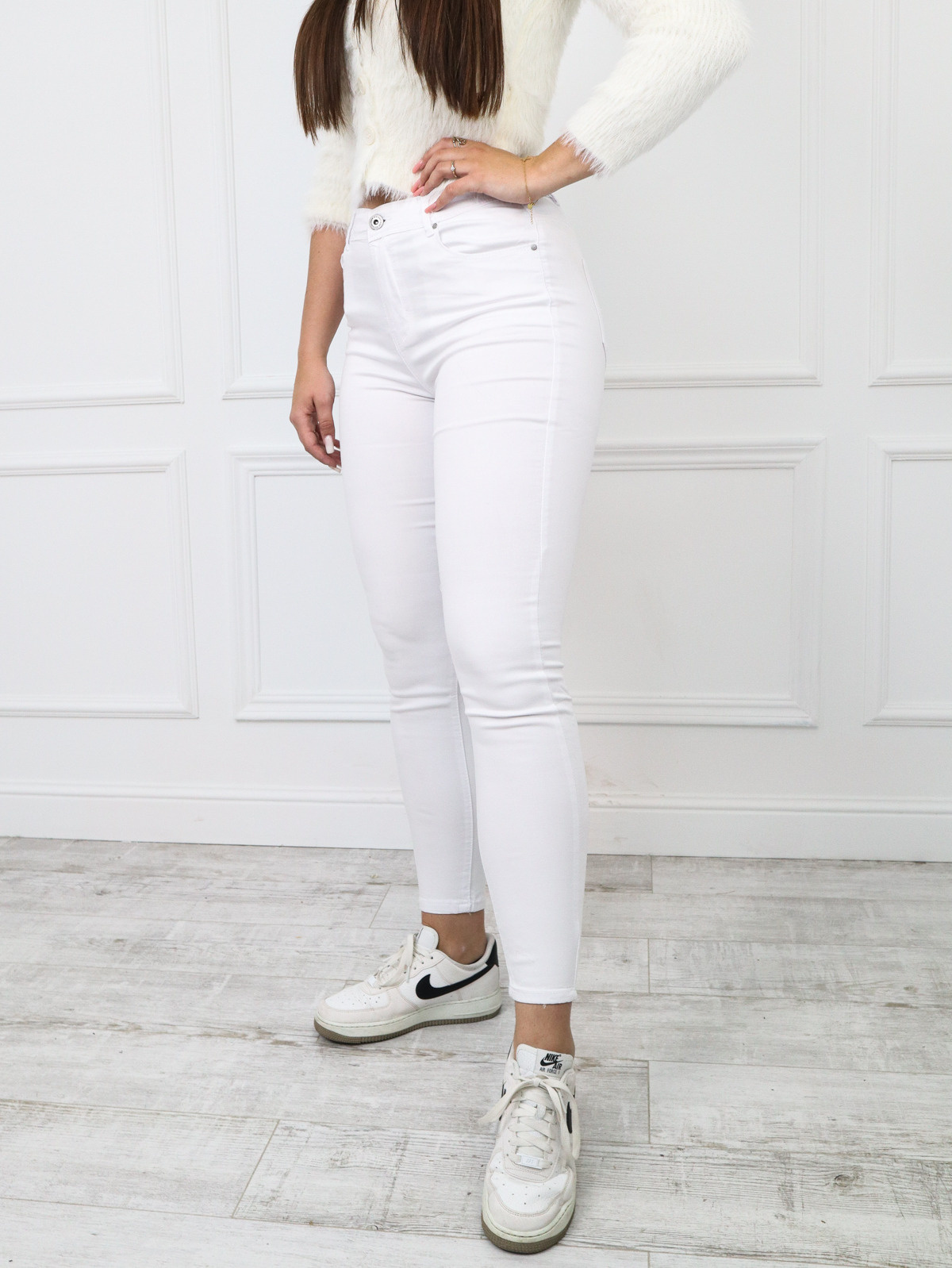 biale-spodnie-z-wysokim-stanem-786ihs.jpg
