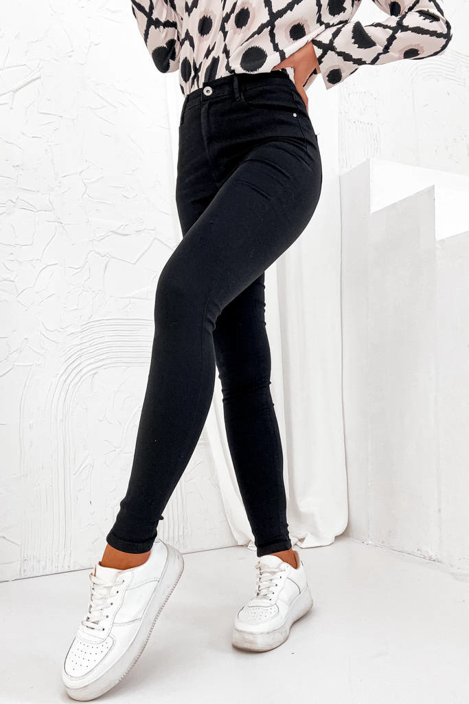 czarne-jeansy-z-wysokim-stanem-886vbn-1.jpg