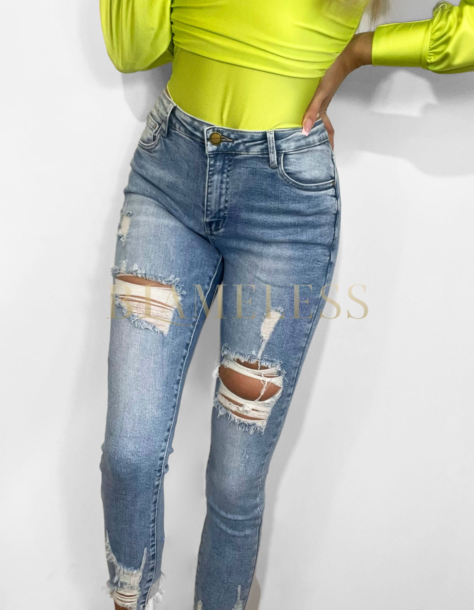 jeans-z-dziurami-517ktz-1.jpg