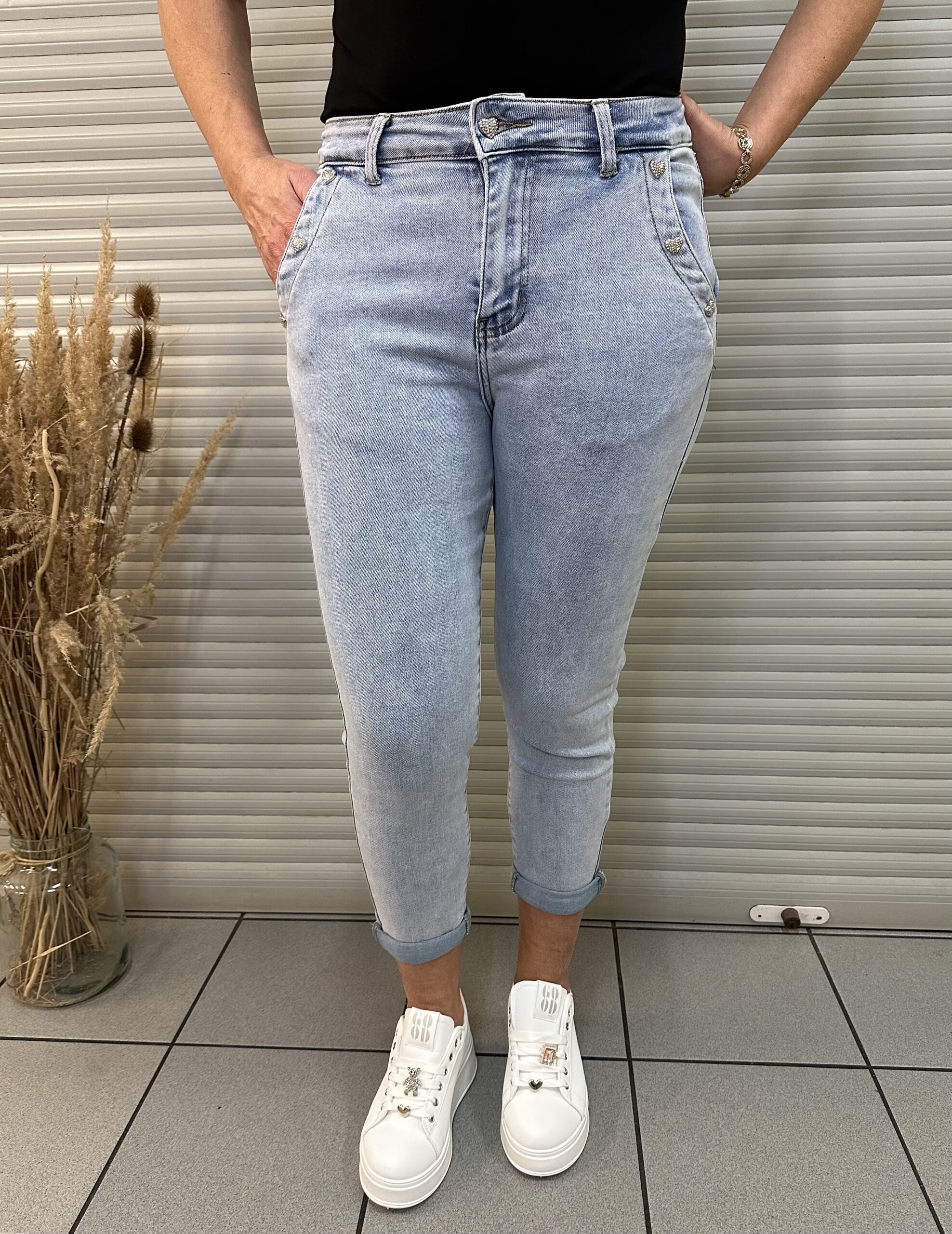 m-sara-jeans-991bnf-1.jpg