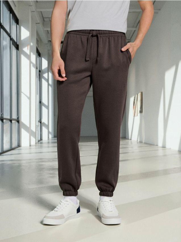 sinsay-spodnie-dresowe-meskie-581ows.jpg